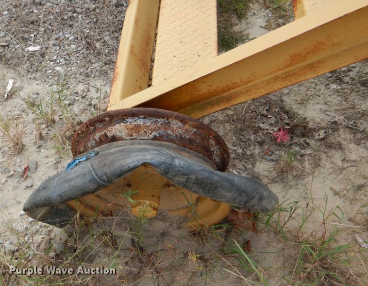 image for item IR9176 Rosco B7  broom