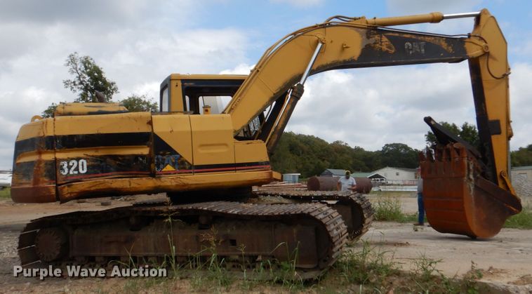 image for item IR9177 1995 Caterpillar 320L  excavator