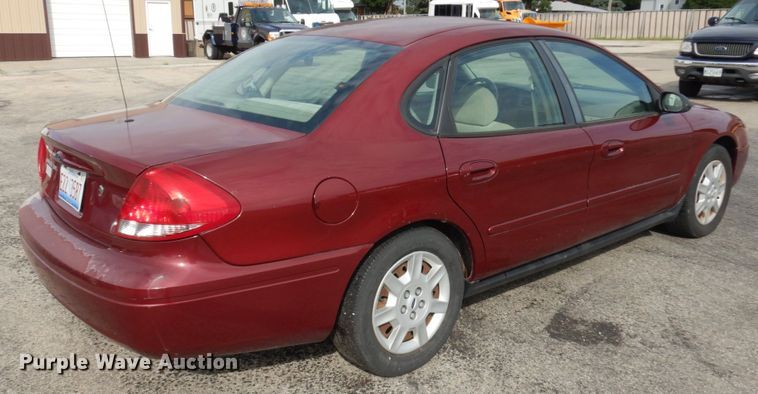image for item JQ9233 2007 Ford Taurus