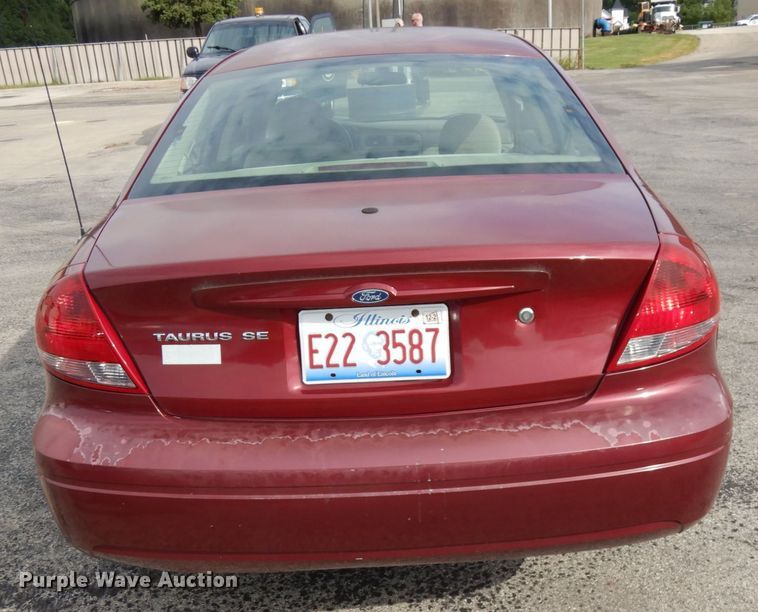 image for item JQ9233 2007 Ford Taurus