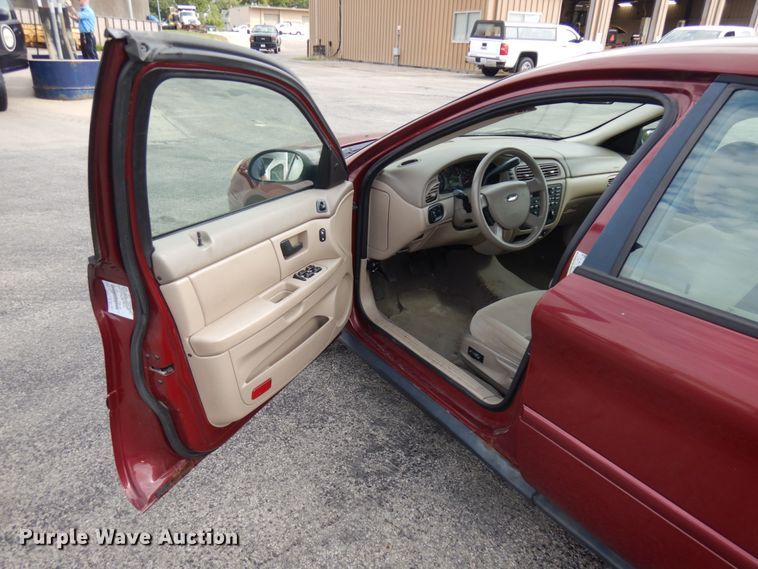 image for item JQ9233 2007 Ford Taurus