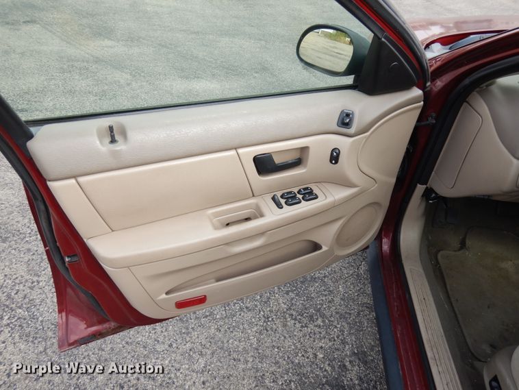 image for item JQ9233 2007 Ford Taurus