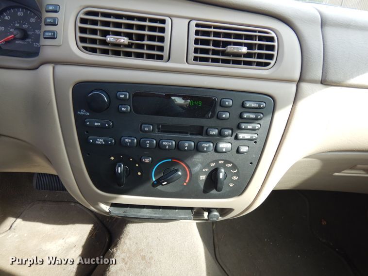 image for item JQ9233 2007 Ford Taurus