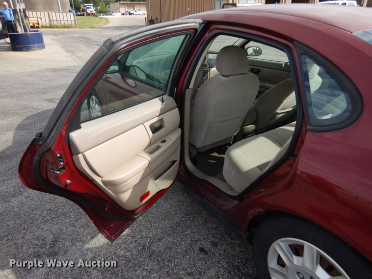 image for item JQ9233 2007 Ford Taurus