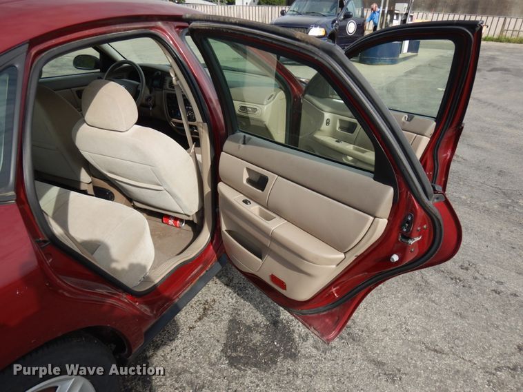 image for item JQ9233 2007 Ford Taurus