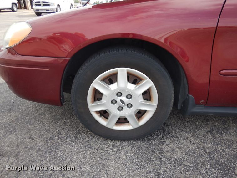 image for item JQ9233 2007 Ford Taurus