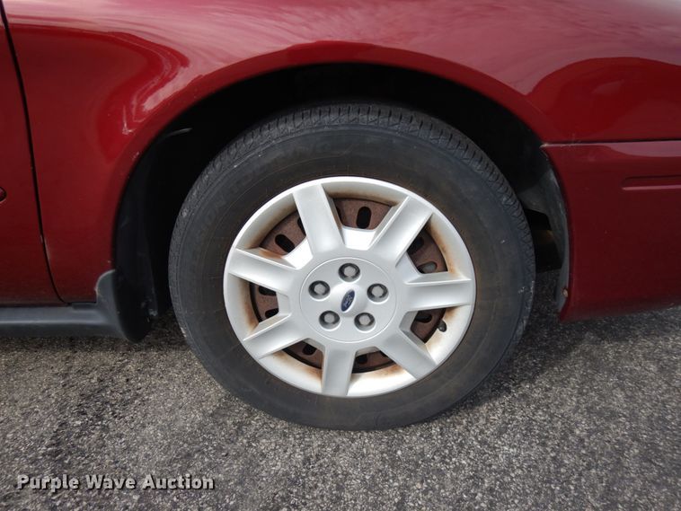 image for item JQ9233 2007 Ford Taurus