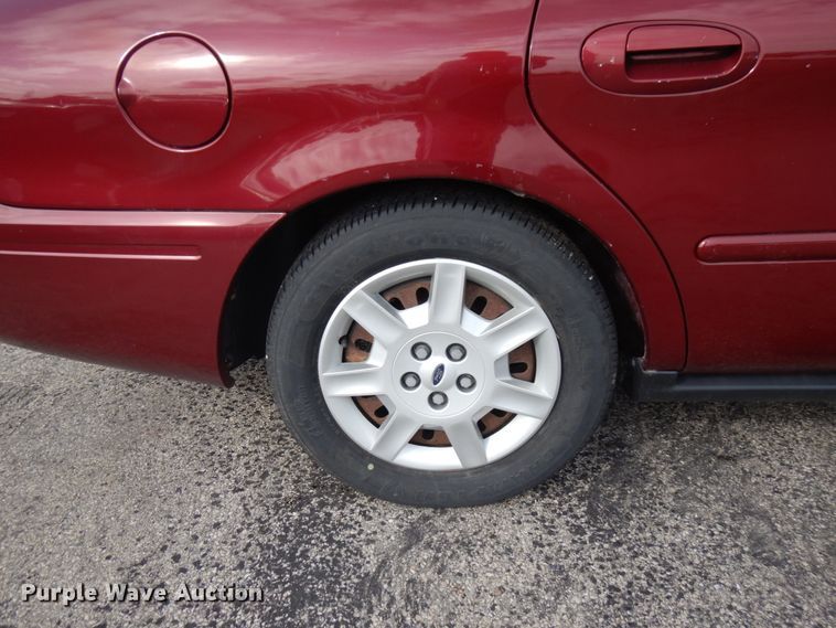 image for item JQ9233 2007 Ford Taurus