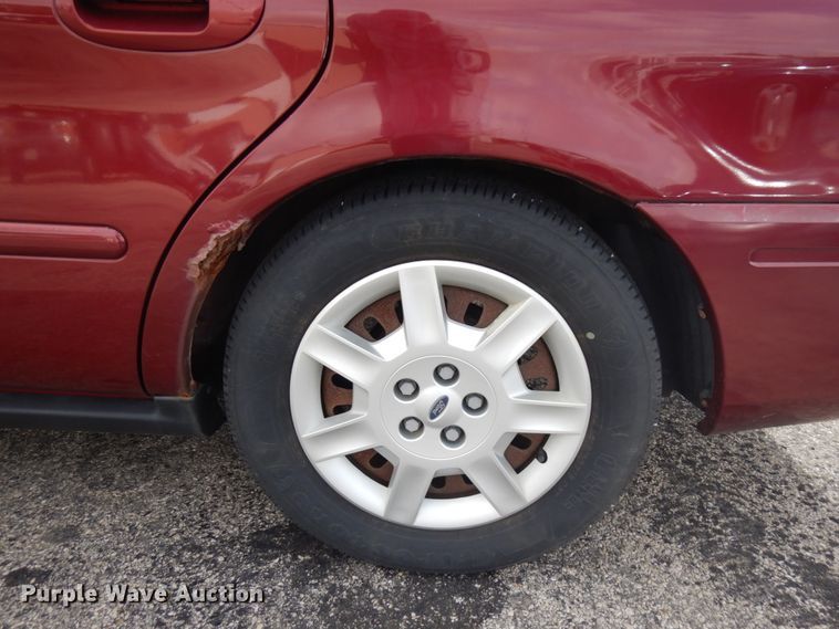 image for item JQ9233 2007 Ford Taurus