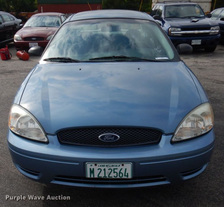 image for item JQ9234 2006 Ford Taurus