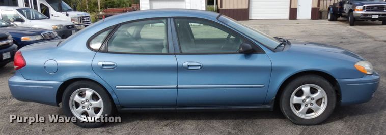 image for item JQ9234 2006 Ford Taurus