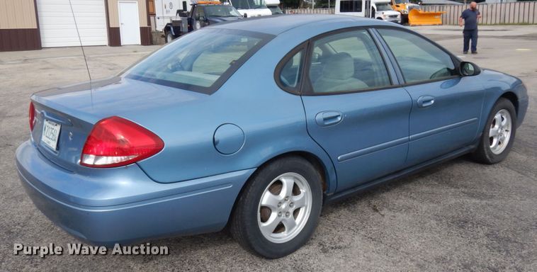image for item JQ9234 2006 Ford Taurus