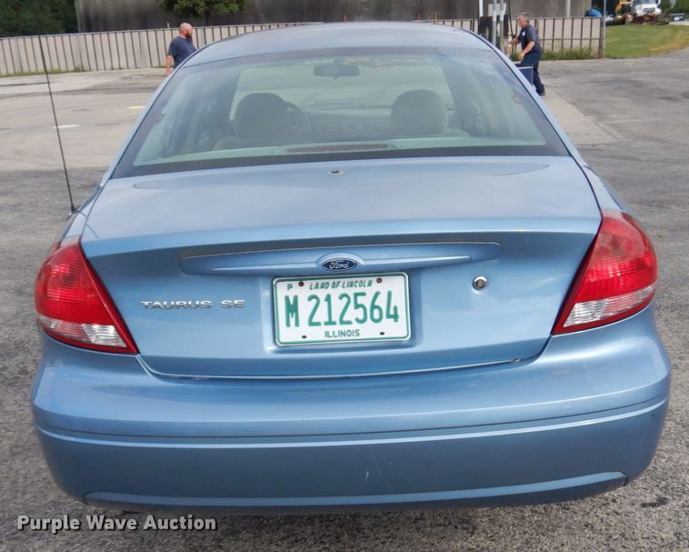 image for item JQ9234 2006 Ford Taurus