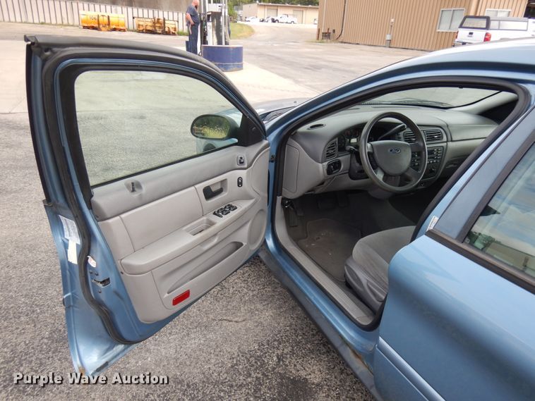 image for item JQ9234 2006 Ford Taurus