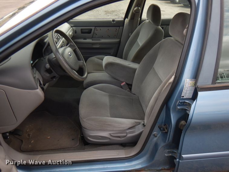 image for item JQ9234 2006 Ford Taurus