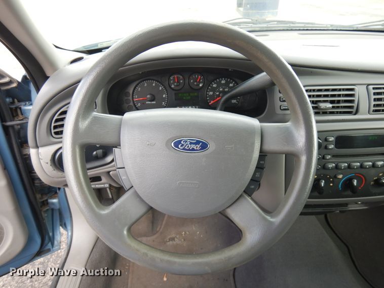 image for item JQ9234 2006 Ford Taurus