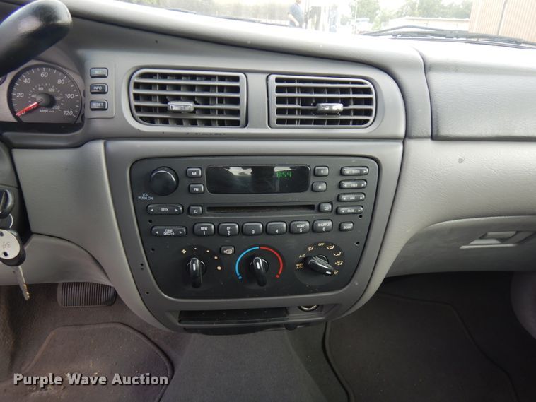 image for item JQ9234 2006 Ford Taurus