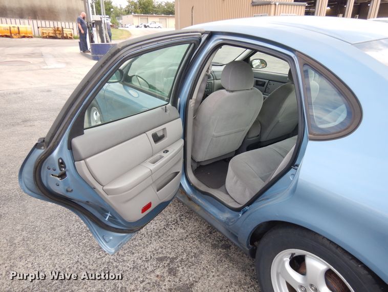 image for item JQ9234 2006 Ford Taurus