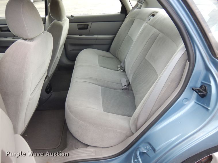 image for item JQ9234 2006 Ford Taurus