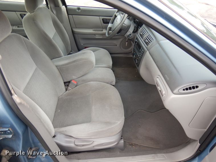 image for item JQ9234 2006 Ford Taurus