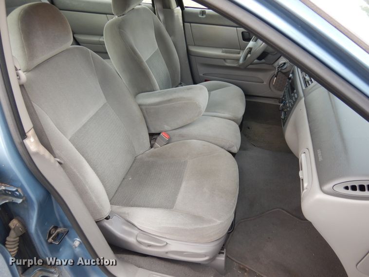 image for item JQ9234 2006 Ford Taurus