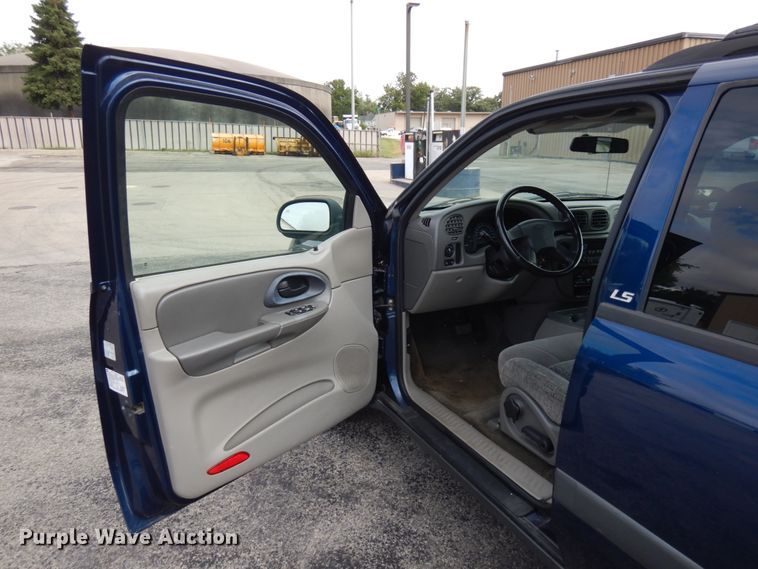 image for item JQ9235 2003 Chevrolet Trail Blazer  SUV