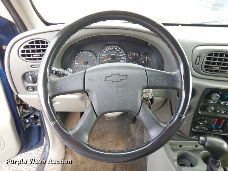 image for item JQ9235 2003 Chevrolet Trail Blazer  SUV