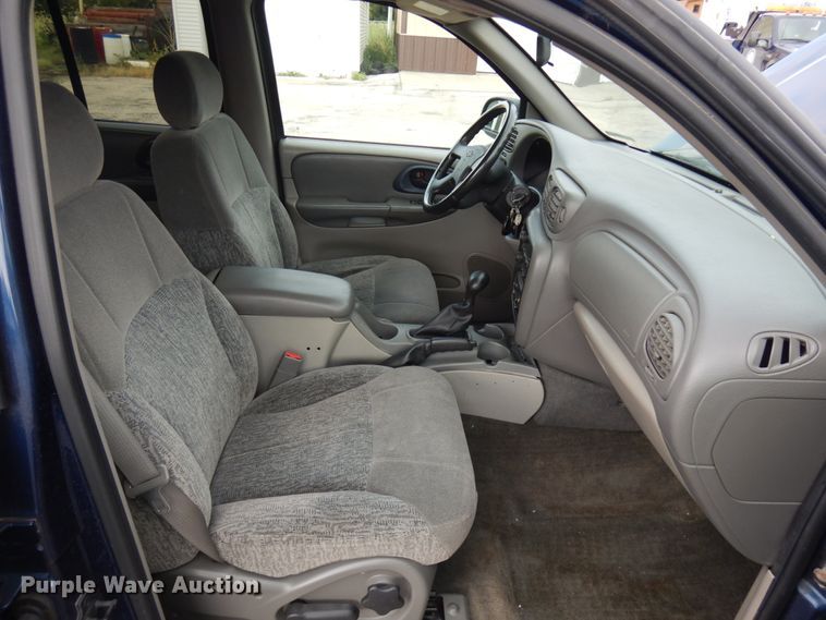 image for item JQ9235 2003 Chevrolet Trail Blazer  SUV