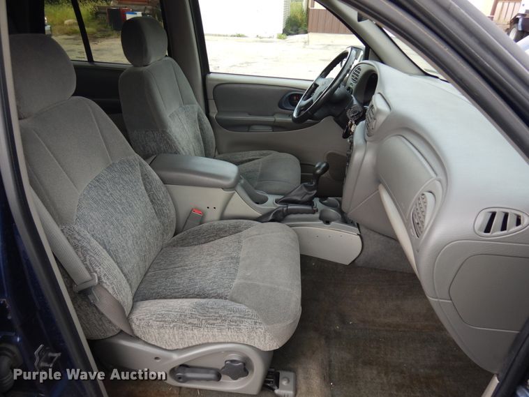 image for item JQ9235 2003 Chevrolet Trail Blazer  SUV