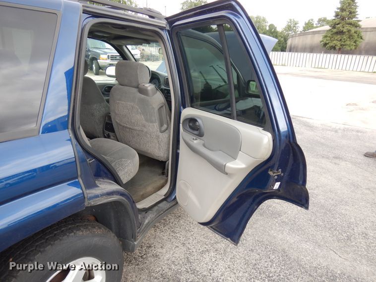 image for item JQ9235 2003 Chevrolet Trail Blazer  SUV