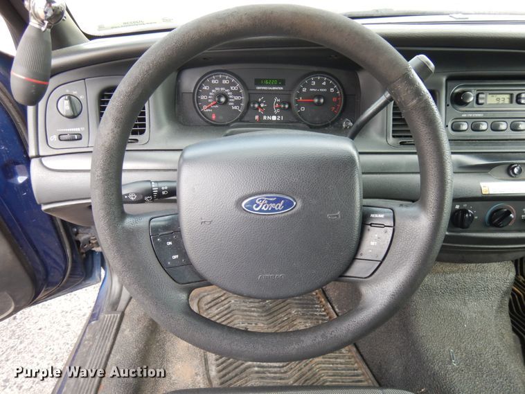 image for item JQ9236 2006 Ford Crown Victoria Police Interceptor