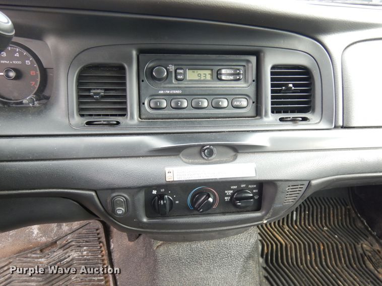image for item JQ9236 2006 Ford Crown Victoria Police Interceptor