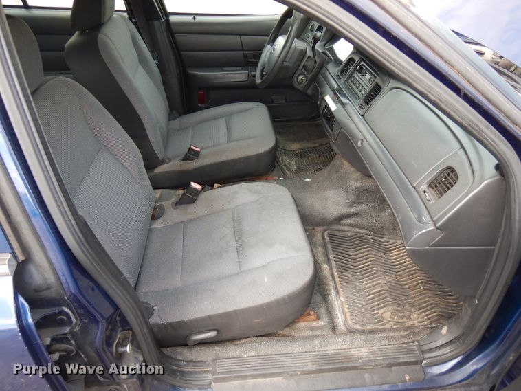 image for item JQ9236 2006 Ford Crown Victoria Police Interceptor