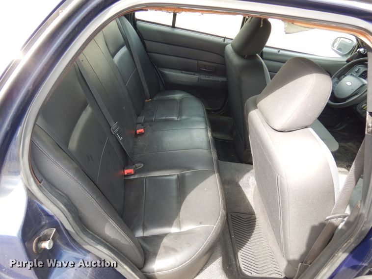 image for item JQ9236 2006 Ford Crown Victoria Police Interceptor