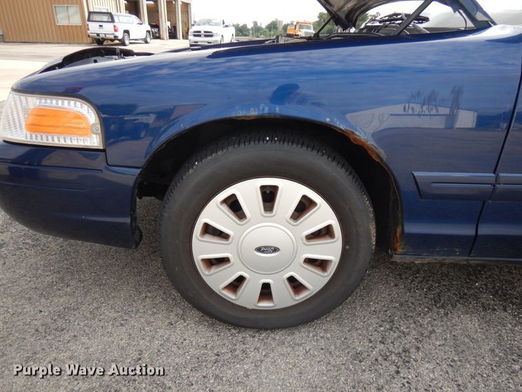 image for item JQ9236 2006 Ford Crown Victoria Police Interceptor