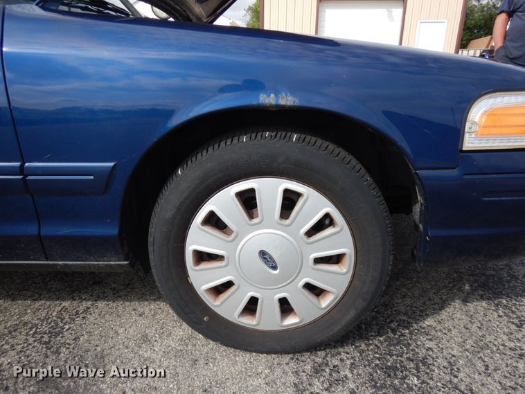 image for item JQ9236 2006 Ford Crown Victoria Police Interceptor