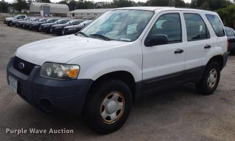 image for item JQ9237 2006 Ford Escape  SUV