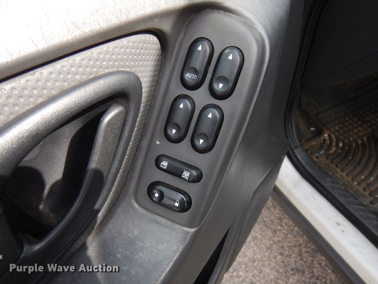 image for item JQ9237 2006 Ford Escape  SUV