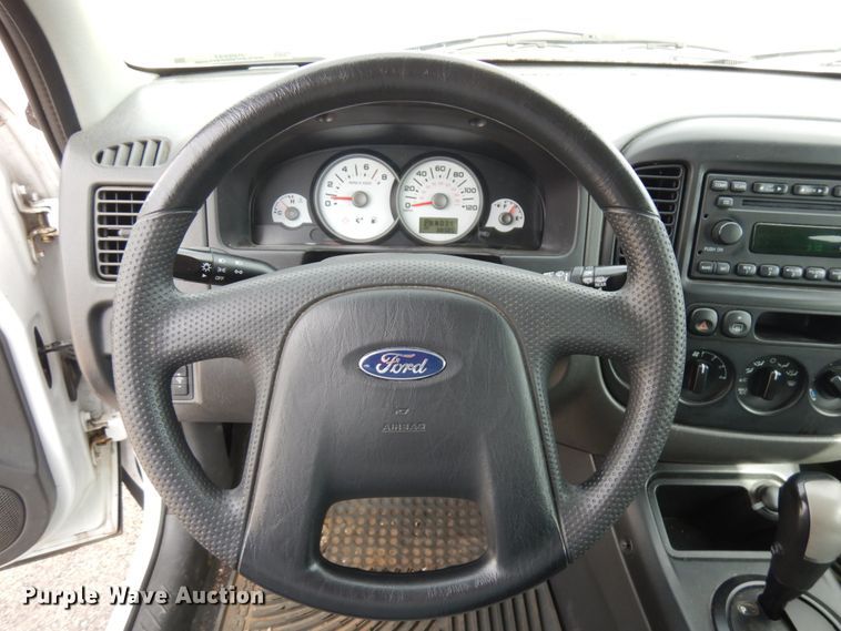 image for item JQ9237 2006 Ford Escape  SUV