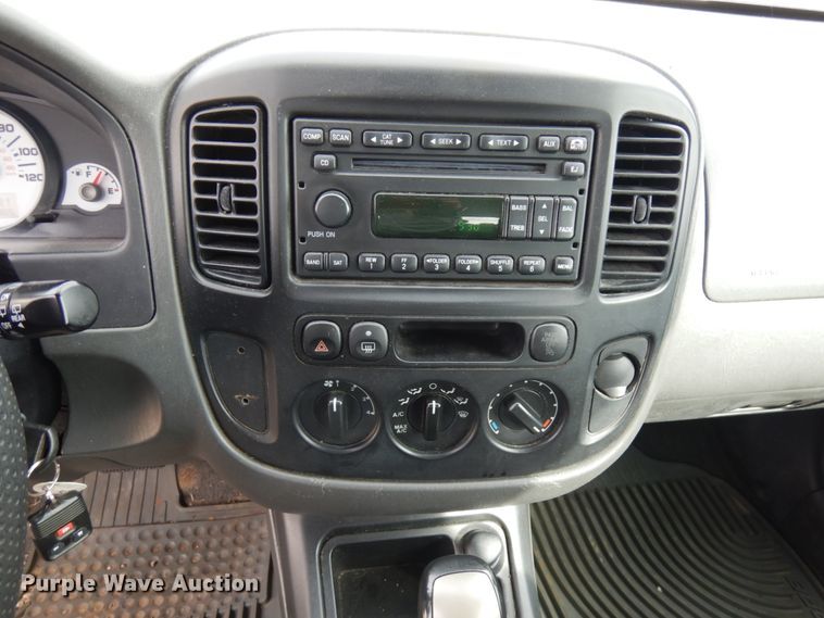 image for item JQ9237 2006 Ford Escape  SUV