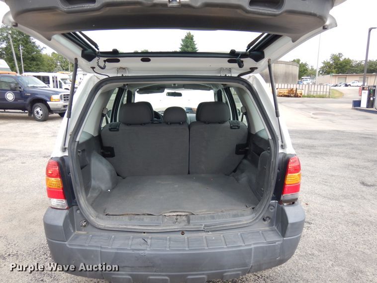 image for item JQ9237 2006 Ford Escape  SUV
