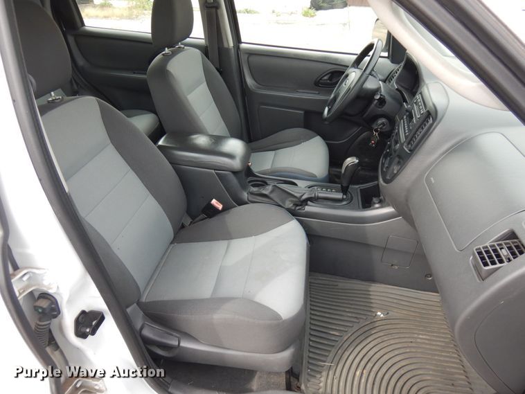 image for item JQ9237 2006 Ford Escape  SUV