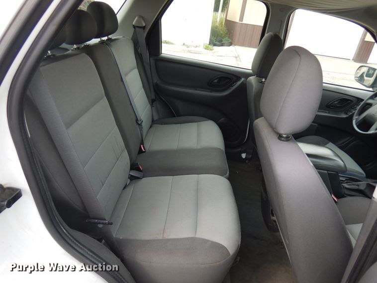 image for item JQ9237 2006 Ford Escape  SUV