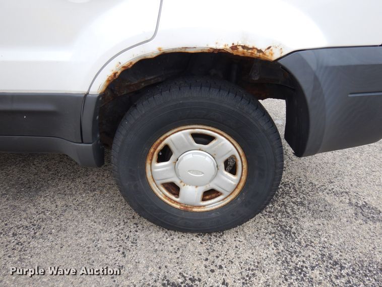 image for item JQ9237 2006 Ford Escape  SUV