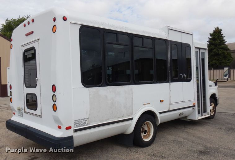 image for item JQ9238 2008 Ford E450  shuttle bus