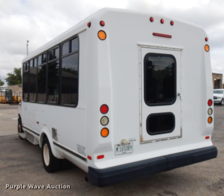 image for item JQ9238 2008 Ford E450  shuttle bus