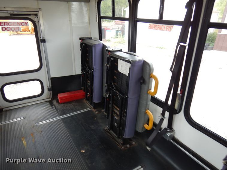 image for item JQ9238 2008 Ford E450  shuttle bus