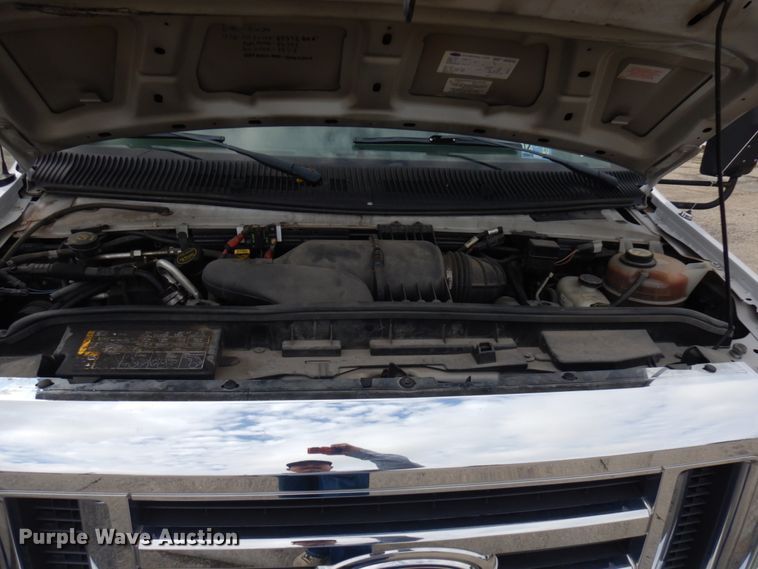 image for item JQ9238 2008 Ford E450  shuttle bus