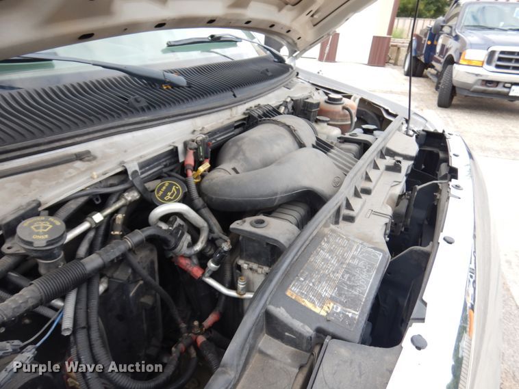 image for item JQ9238 2008 Ford E450  shuttle bus