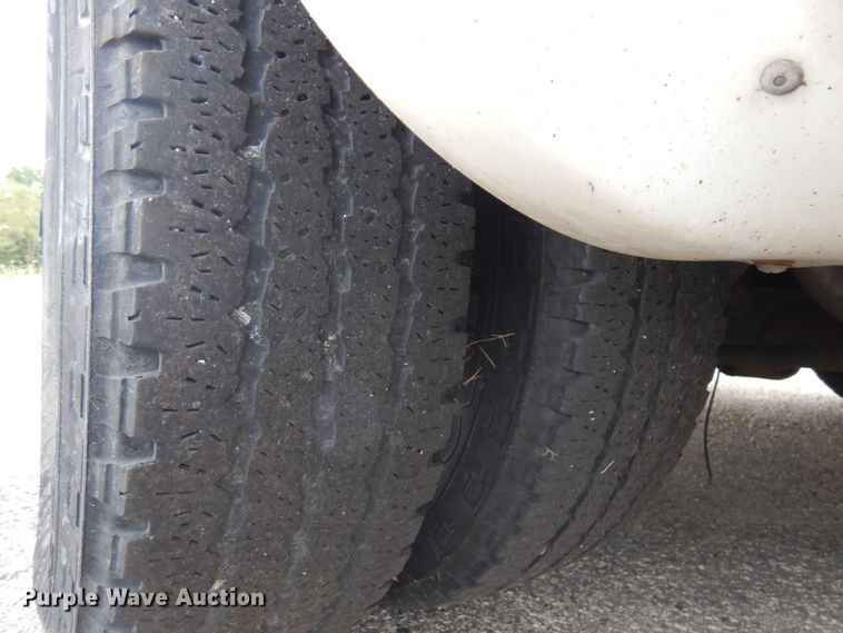 image for item JQ9238 2008 Ford E450  shuttle bus